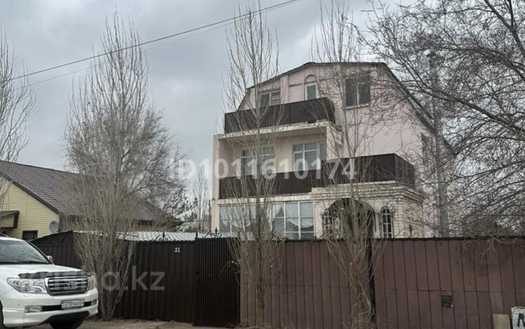 Отдельный дом · 4 комнаты · 305.8 м² · 9 сот., Гуцало за 38 млн ₸ в Актобе, жилой массив Заречный-1 — фото 2