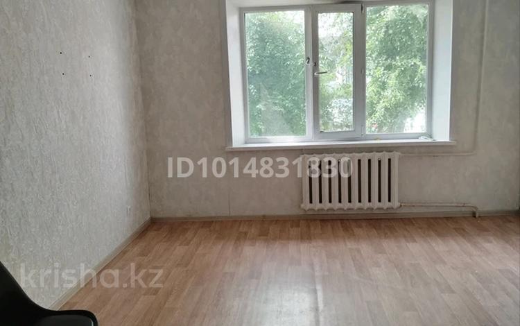 3-комнатная квартира · 70 м² · 1/5 этаж, Камзина 12 за 100 000 ₸ в Аксу — фото 2