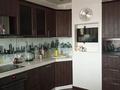 4-бөлмелі пәтер · 130 м² · 8/16 қабат, Шахтеров 60, бағасы: 60 млн ₸ в Караганде, Казыбек би р-н — фото 20