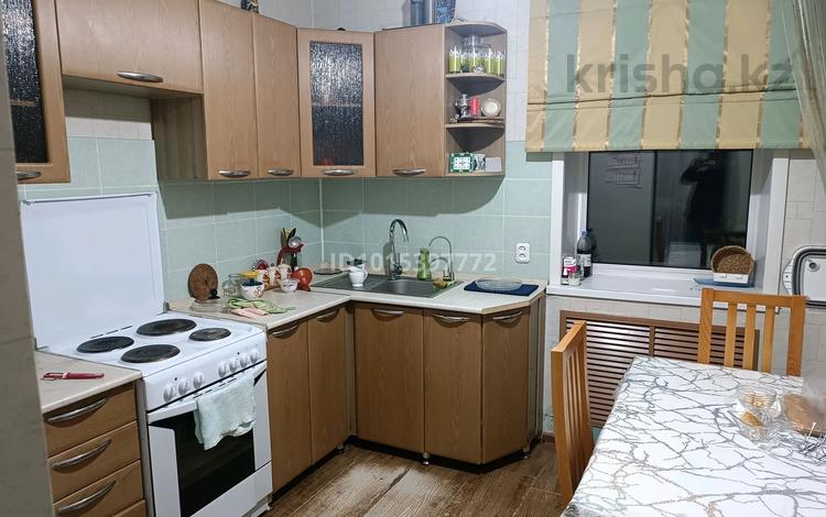 3-бөлмелі пәтер · 60 м² · 1/1 қабат, Жаңа қала ш/а., Сатпаева 90, бағасы: 250 000 ₸ в Караганде, Казыбек би р-н — фото 2