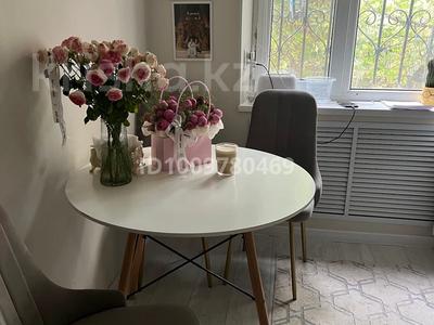 2-комнатная квартира · 47 м² · 1/5 этаж, мкр 5, Тургенева 100 — Напротив кафе Bravo за 170 000 〒 в Актобе