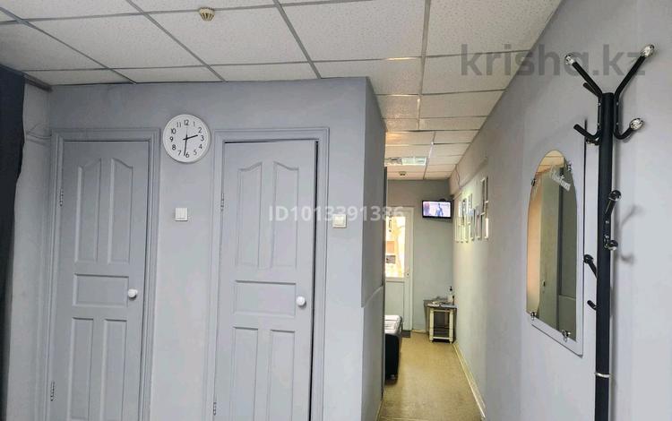 Салоны красоты · 32 м² за 18.5 млн ₸ в Усть-Каменогорске — фото 10