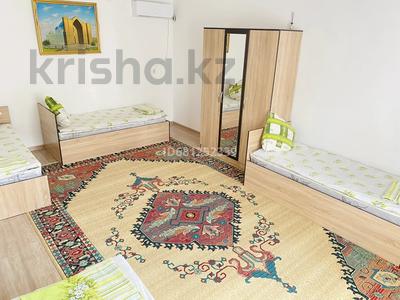 Аренда квартир посуточно в Туркестанской обл.: 1-комнатная квартира · 60 м² · 1/1 этаж, проспект Саттарханова — Не далеко от Керуен сарай, Мавзолея. Риксос за 8 000 〒 1-комнатная квартира · 60 м² · 1/1 этаж, проспект Саттарханова — Не далеко от Керуен сарай, Мавзолея. Риксос за 8 000 〒 в Туркестане