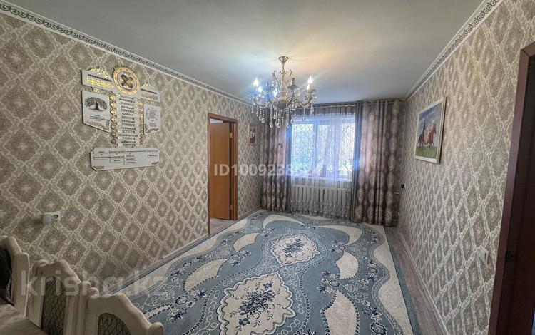 2-бөлмелі пәтер · 46.4 м² · 1/5 қабат, Абая 48 — На против супермаркета Нурсат, бағасы: 8.5 млн ₸ в Темиртау — фото 2