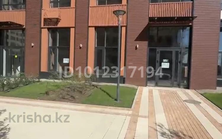 Свободное назначение, офисы, магазины и бутики, медцентры и аптеки, образование, развлечения, кабинеты и рабочие места, студии · 85 м² за 800 000 ₸ в Астане, Есильский р-н — фото 8