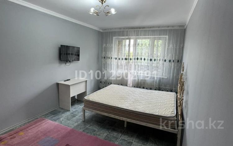 1-комнатная квартира · 35 м² · 5/5 этаж, мкр Айнабулак-1 15 за 170 000 ₸ в Алматы, Жетысуский р-н — фото 2