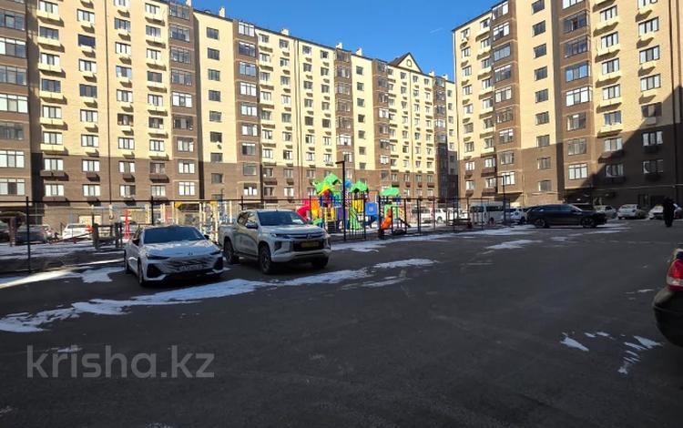 3-комнатная квартира · 99 м² · 5/10 этаж, мкр Нурсая, Таумуша Жумагалиева 10 за 33.5 млн ₸ в Атырау — фото 27