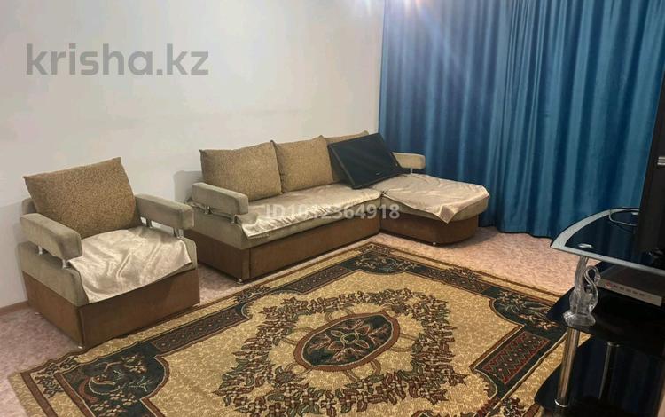 2-комнатная квартира · 70 м² · 1/9 этаж, ул. Площадь Мелькомбината за 150 000 ₸ в Семее, Красный Кордон — фото 2