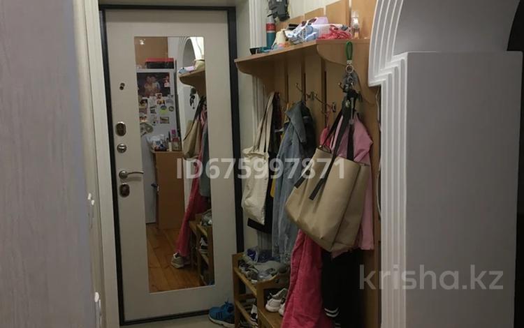 3-бөлмелі пәтер · 68 м² · 1/5 қабат, Жукова 12 — Молдагуловой, бағасы: 21.9 млн ₸ в Уральске — фото 2