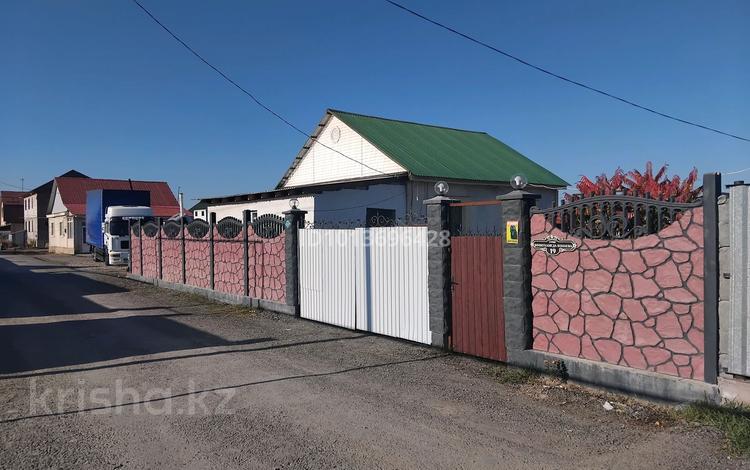 Отдельный дом · 4 комнаты · 88 м² · 6 сот., Туймебая, Динмухамед конаев 19 за 20 млн ₸ в  — фото 2