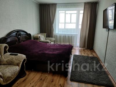 1-комнатная квартира, 50 м², 2/5 этаж посуточно, Ауэзова 83 за 10 000 〒 в Щучинске