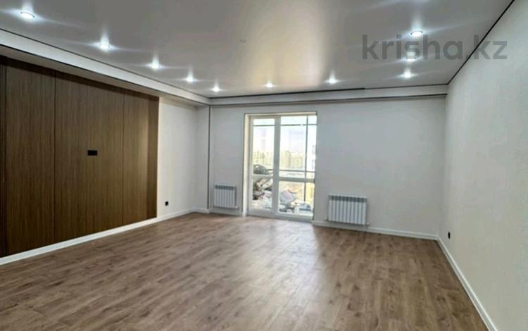 4-комнатная квартира · 151 м² · 10/12 этаж, Нажимеденова 34 за 75.9 млн ₸ в Астане, Сарайшык р-н — фото 4