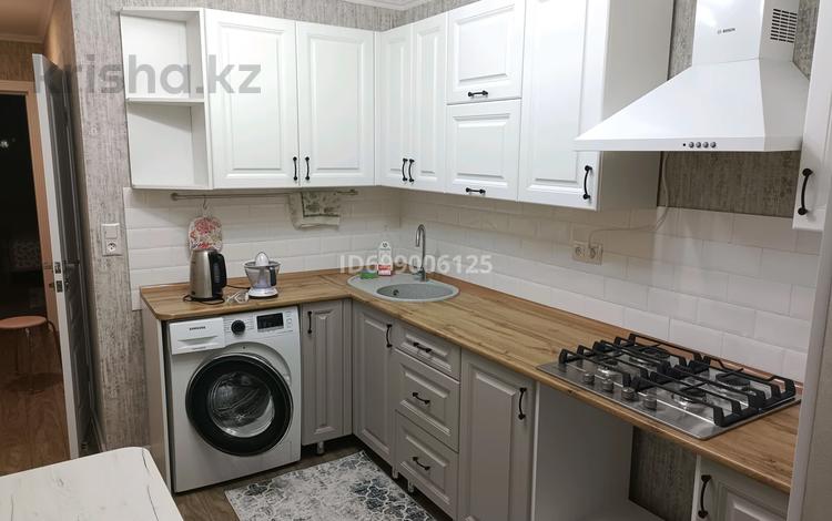 2-бөлмелі пәтер · 50 м² · 1/6 қабат · ай сайын, мкр 8 269 — ДВД, бағасы: 200 000 〒 в Актобе, мкр 8 — фото 2