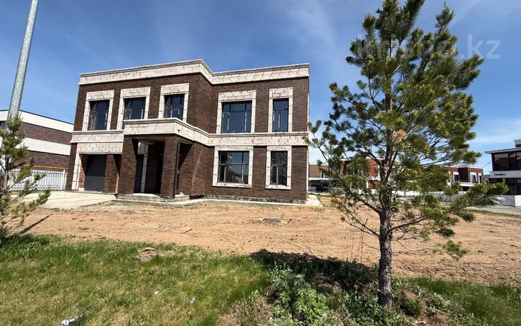 Отдельный дом · 8 комнат · 485 м² · 12.5 сот., Будапешт за 306 млн 〒 в Астане, Есильский р-н — фото 2