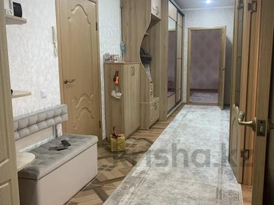 3-комнатная квартира · 98 м² · 1/5 этаж, мкр. Алтын орда 7/2 за 38 млн 〒 в Актобе