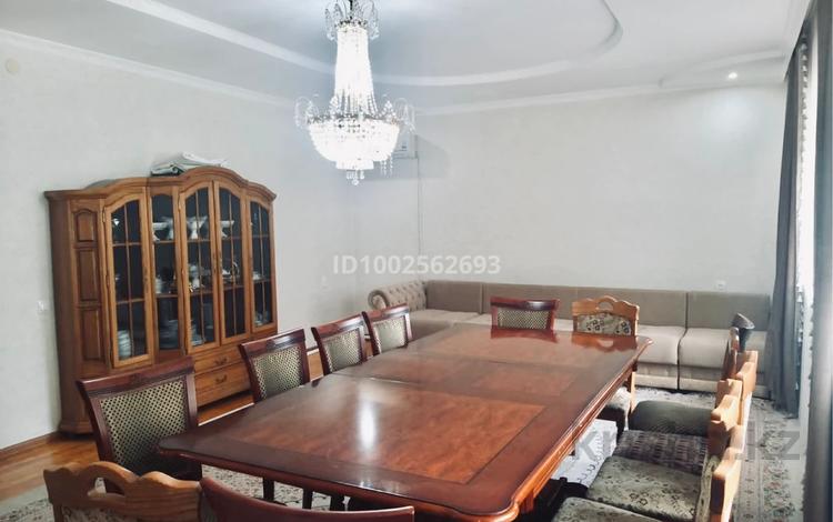 Отдельный дом · 7 комнат · 421 м² · 10.75 сот., мкр Кунгей — ОБМЕН на квартиры или машины за 90 млн 〒 в Караганде, Казыбек би р-н — фото 6