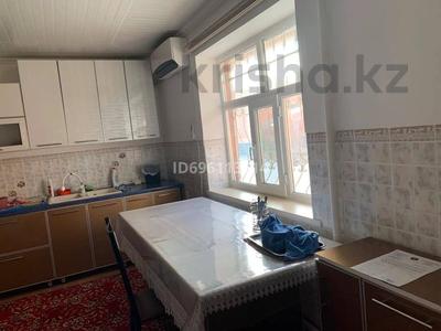 Дом • 3 комнаты • 350 м² • посуточно, Яссауи 69 — Рядом ГОВД за 25 000 〒 в 