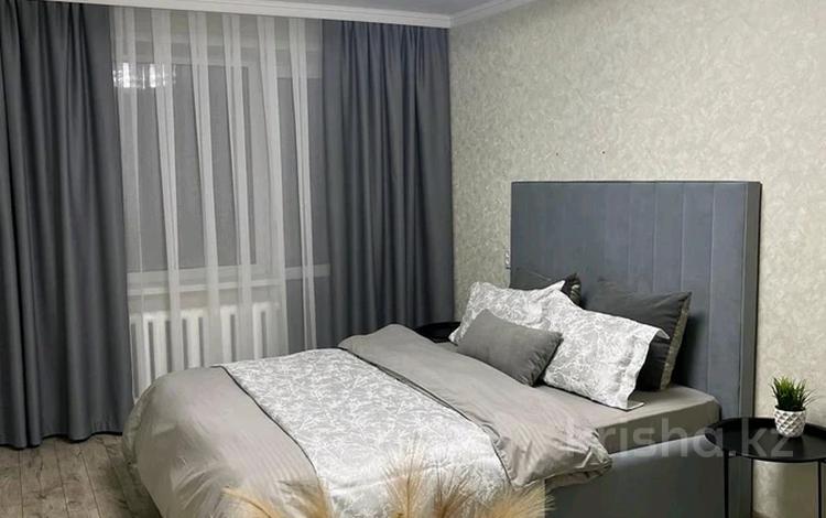 1-комнатная квартира · 37 м² · 2/9 этаж, Республики 47 — Республики Бауыржан Мамышулы за 13 000 〒 в Темиртау — фото 2