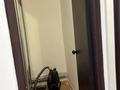1-бөлмелі пәтер · 50 м² · 5/9 қабат, Қонаев ш/а. 27, бағасы: 20 млн ₸ в Уральске, мкр Кунаева — фото 7