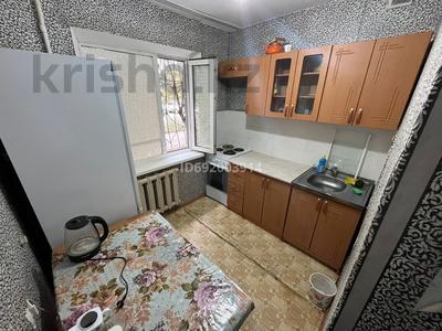 2-бөлмелі пәтер, 44 м², 1/5 қабат, Сатпаева 3 — Возле 7 школы, бағасы: 13 млн 〒 в Балхаше