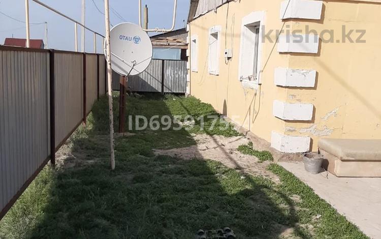 Отдельный дом · 3 комнаты · 59.8 м² · 10 сот., Строительная 2/32 — Кызылтал за 6.5 млн 〒 в Аксае — фото 3