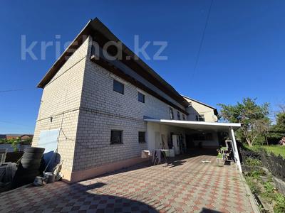 Отдельный дом · 6 комнат · 310 м² · 27 сот., Кадыржанова 40 за 65 млн 〒 в Талдыкоргане