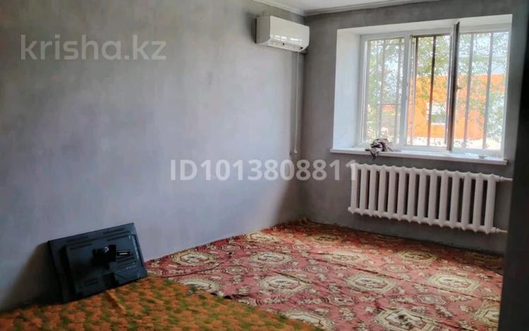 1-бөлмелі пәтер · 40.5 м² · 1/5 қабат, мкр Жилгородок, Санкибай батыр 157 — макаренко, бағасы: 8 млн ₸ в Актобе — фото 2