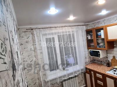 2-бөлмелі пәтер, 43.6 м², 3/5 қабат, Майкудук, Майкудук, 12й микрорайон 24 — Остановка &quot;Библиотека&quot;, бағасы: 13 млн 〒 в Караганде, Алихана Бокейханова р-н