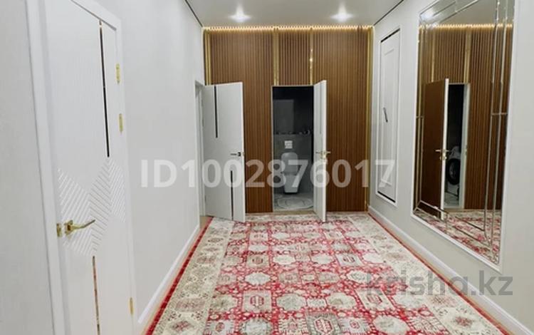1-бөлмелі пәтер · 67 м² · 1/8 қабат, 24-й мкр 14 — КНБ, ГУВД,Военкомат, бағасы: 20 млн ₸ в Актау — фото 2