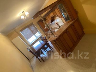 2-бөлмелі пәтер · 72 м² · 8/16 қабат, Алмагүл ш/а. 17, бағасы: 22 млн ₸ в Атырау, мкр. Алмагуль