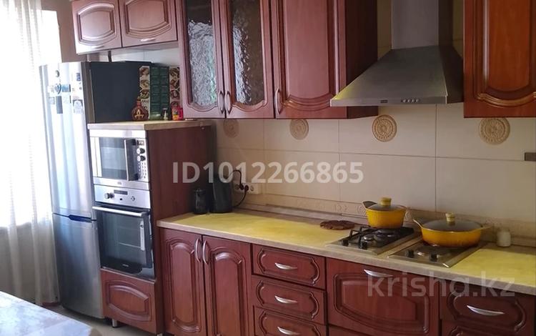 4-комнатная квартира · 108 м² · 2/5 этаж, Ж.Чайжунусова — Район Акимата , напротив кафе" Станбул пикник" за 450 000 ₸ в Семее — фото 12