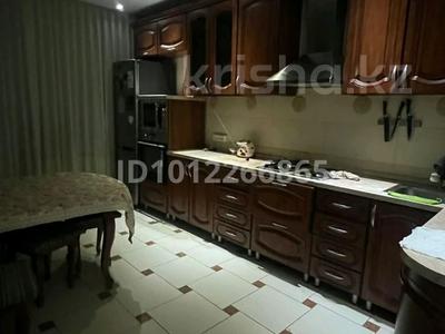 4-комнатная квартира · 108 м² · 2/5 этаж, Ж.Чайжунусова 129 — Район Акимата , напротив кафе" Станбул пикник" за 500 000 〒 в Семее