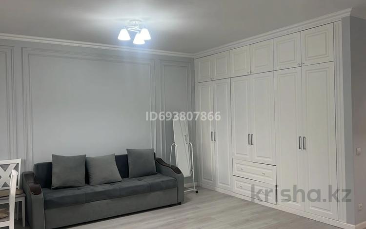1-комнатная квартира · 45.2 м² · 11/17 этаж, Егизбаева за 290 000 ₸ в Алматы, Бостандыкский р-н — фото 2