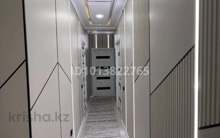 2-комнатная квартира · 55 м² · 2/12 этаж, мкр Акбулак, 1-я улица за 35.5 млн ₸ в Алматы, Алатауский р-н — фото 2
