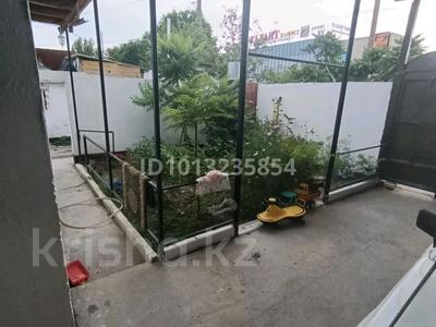Часть дома · 7 комнат · 865 м² · , Ауезова 35 2 — Возле ресторана Талант балык вдоль дороги можно под бизнес за 25 млн ₸ в Сарыкемере