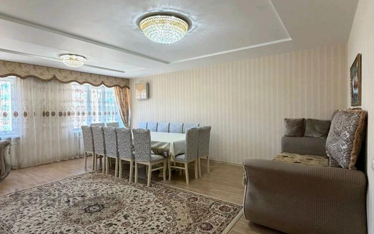 3-комнатная квартира · 120 м² · 3/7 этаж, мкр. Алтын орда, Алия Молдагуловой за 40.9 млн ₸ в Актобе — фото 4