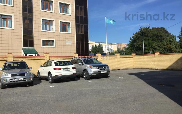 Паркинг · 54 м² · Алтынсарина 164 — Алтынсарина и Конституции, бағасы: 8 000 ₸ в Петропавловске — фото 3