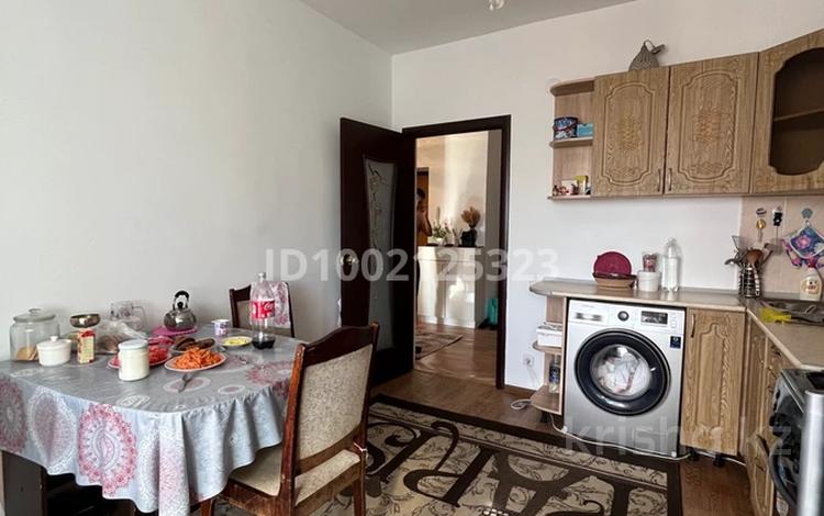 2-бөлмелі пәтер · 66 м² · 8/9 қабат, мкр. Алтын орда, Пр. Тауелсиздик 13, бағасы: 170 000 ₸ в Актобе — фото 2