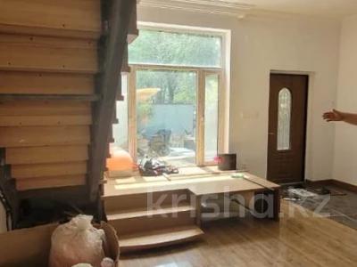 Отдельный дом · 3 комнаты · 200 м², Крупская 192 А за 500 000 ₸ в Атырау