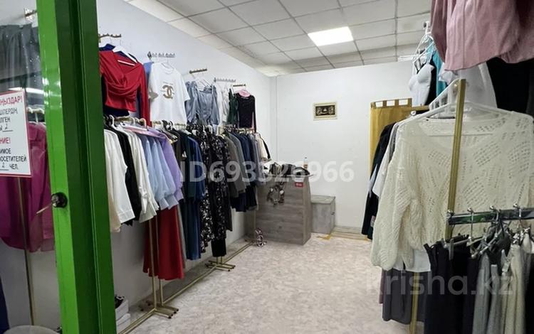 Женская одежда, 14 м² за 1.7 млн 〒 в Караганде, Казыбек би р-н — фото 2