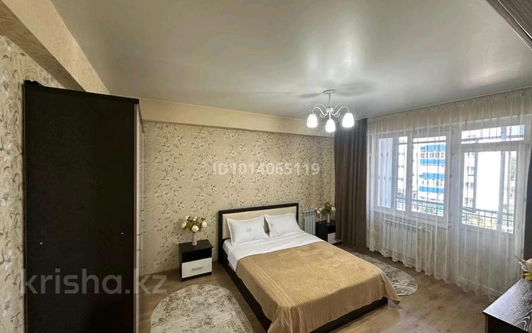 2-комнатная квартира · 72 м² · 3/9 этаж, Жибек Жолы 3 за 18 000 ₸ в Усть-Каменогорске — фото 2