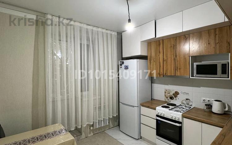 1-бөлмелі пәтер · 38 м² · 7/9 қабат, 016-й учетный квартал 9190, бағасы: 17 млн ₸ в Косшы — фото 2