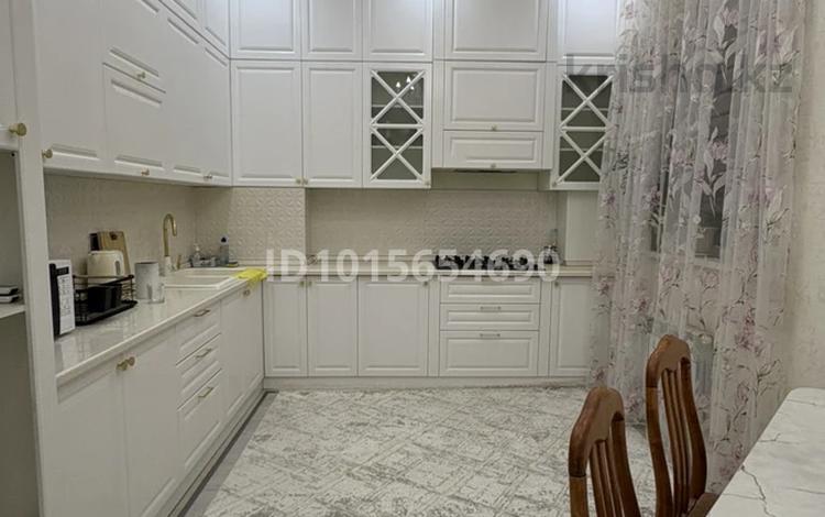 2-бөлмелі пәтер · 82 м² · 2/5 қабат, 34-ш/а. 14, бағасы: 280 000 ₸ в Актау, 34-й мкр — фото 2