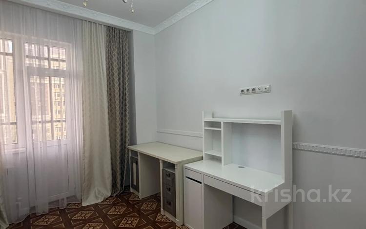 4-бөлмелі пәтер · 130 м² · 6/17 қабат, Керей и Жанибек хандар 22 — ОБМЕН НА АВТО РАССМОТРИМ !!! СРОЧНО !!! ТОРГ ДО ГОРЯЧЕЙ ЦЕНЫ !!! БОТАНИЧЕСКИЙ САД и ТРИУМФАЛЬНАЯ АРКА рядом !!!, бағасы: 95 млн ₸ в Астане, Есильский р-н — фото 25
