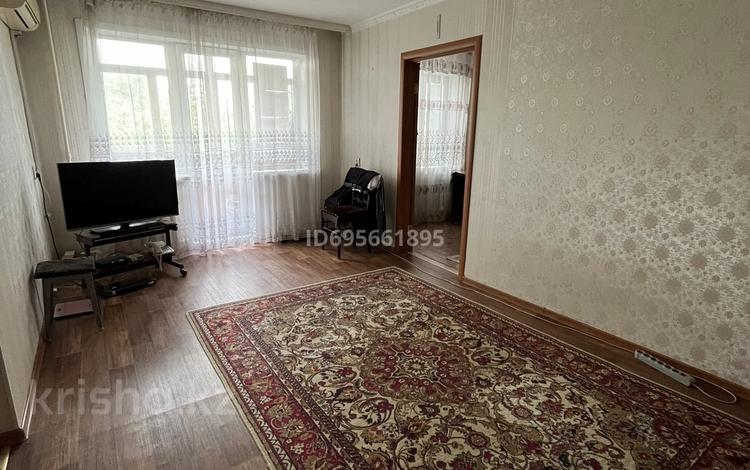 2-комнатная квартира · 45 м² · 4/5 этаж, мкр Новый Город, Абдирова 45 за 16.5 млн ₸ в Караганде, Казыбек би р-н — фото 2