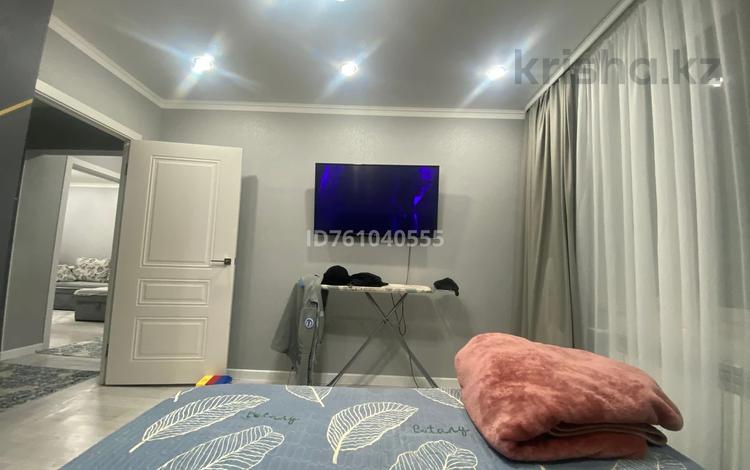 3-комнатная квартира · 70 м² · 9/9 этаж, 4 микрорайон 11 за 33.5 млн ₸ в Аксае — фото 2