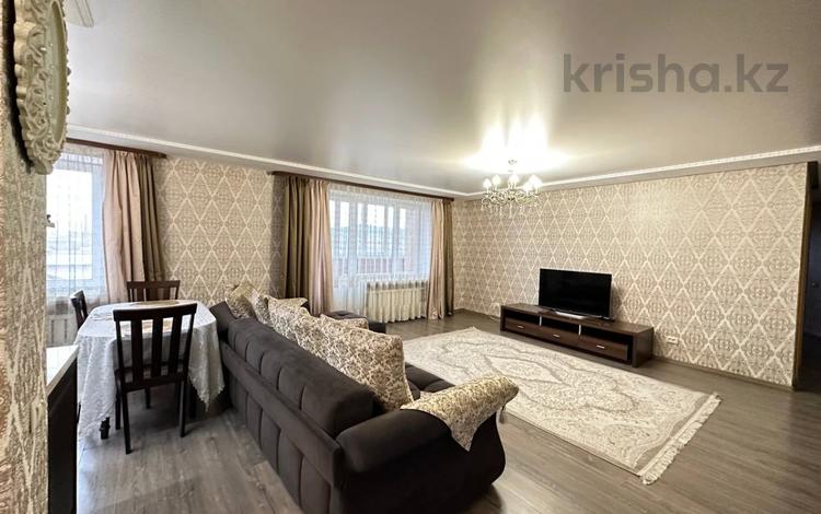 4-комнатная квартира, 106 м², 9/9 этаж, Сатпаева 15/3