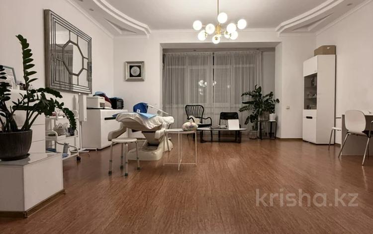 4-бөлмелі пәтер · 130 м² · 21/21 қабат, Солодовникова — Сатпаева- Гагарина, бағасы: 85 млн ₸ в Алматы, Бостандыкский р-н — фото 7