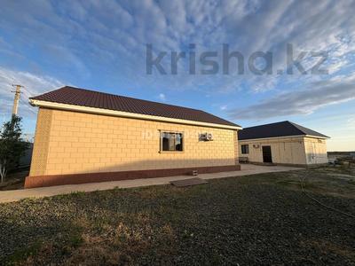 Жеке үй · 4 бөлме · 111 м² · 10 жүзд., 2 5 — 45пен келген пред посл.улица, бағасы: 45 млн ₸ в Еркинкале