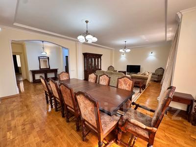 7-комнатная квартира · 250 м² · 2 этаж, Республики 3/2 за 1 млн 〒 в Астане, Сарыарка р-н